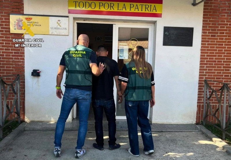 Tres detenidos por presunto robo de decenas de catalizadores de vehículos en cuatro provincias (GUARDIA CIVIL)