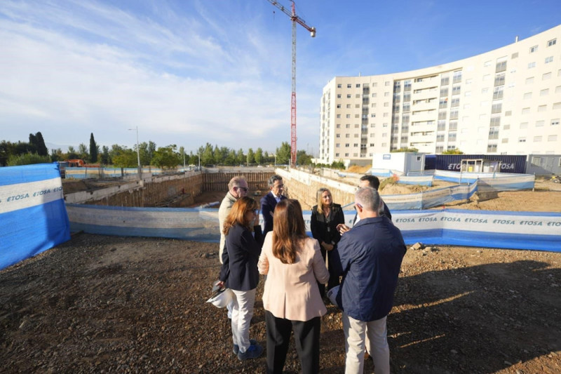 La alcaldesa de Granada, Marifrán Carazo, visita las obras de la promoción Bazán Rosaleda (AYUNTAMIENTO DE GRANADA)